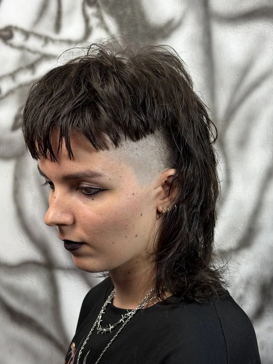 Контрастная стрижка mullet с выбритыми висками — работа Nefor Spot